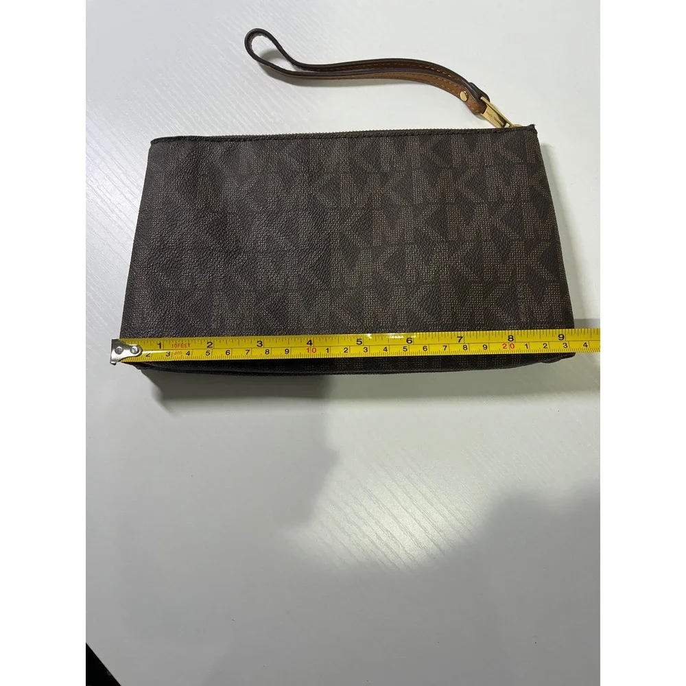 Michael Kors Jet Set Large East West Leather Wristlet Brown Logo Monogram Clutch